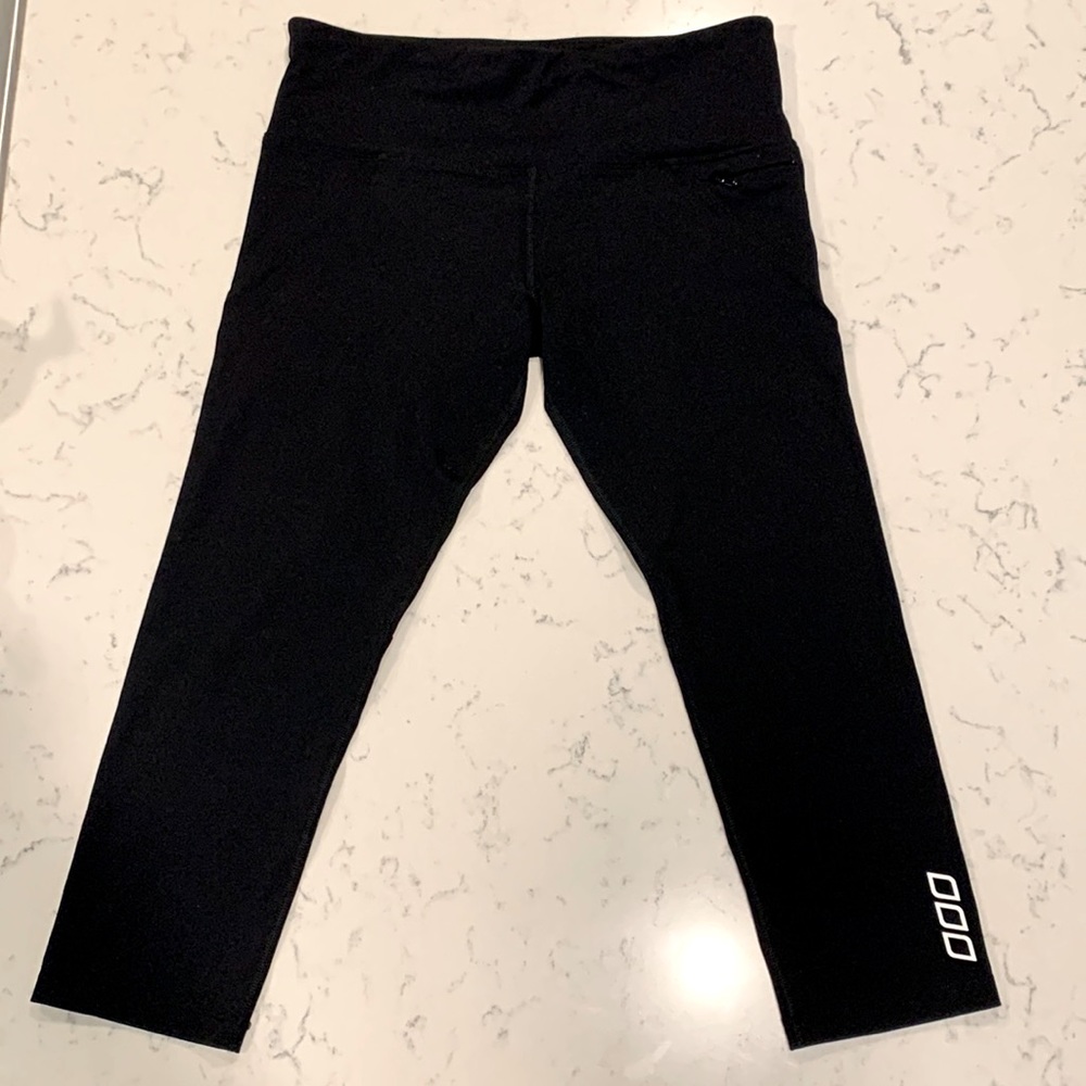Lorna Jane Black Crop Leggings Size Medium